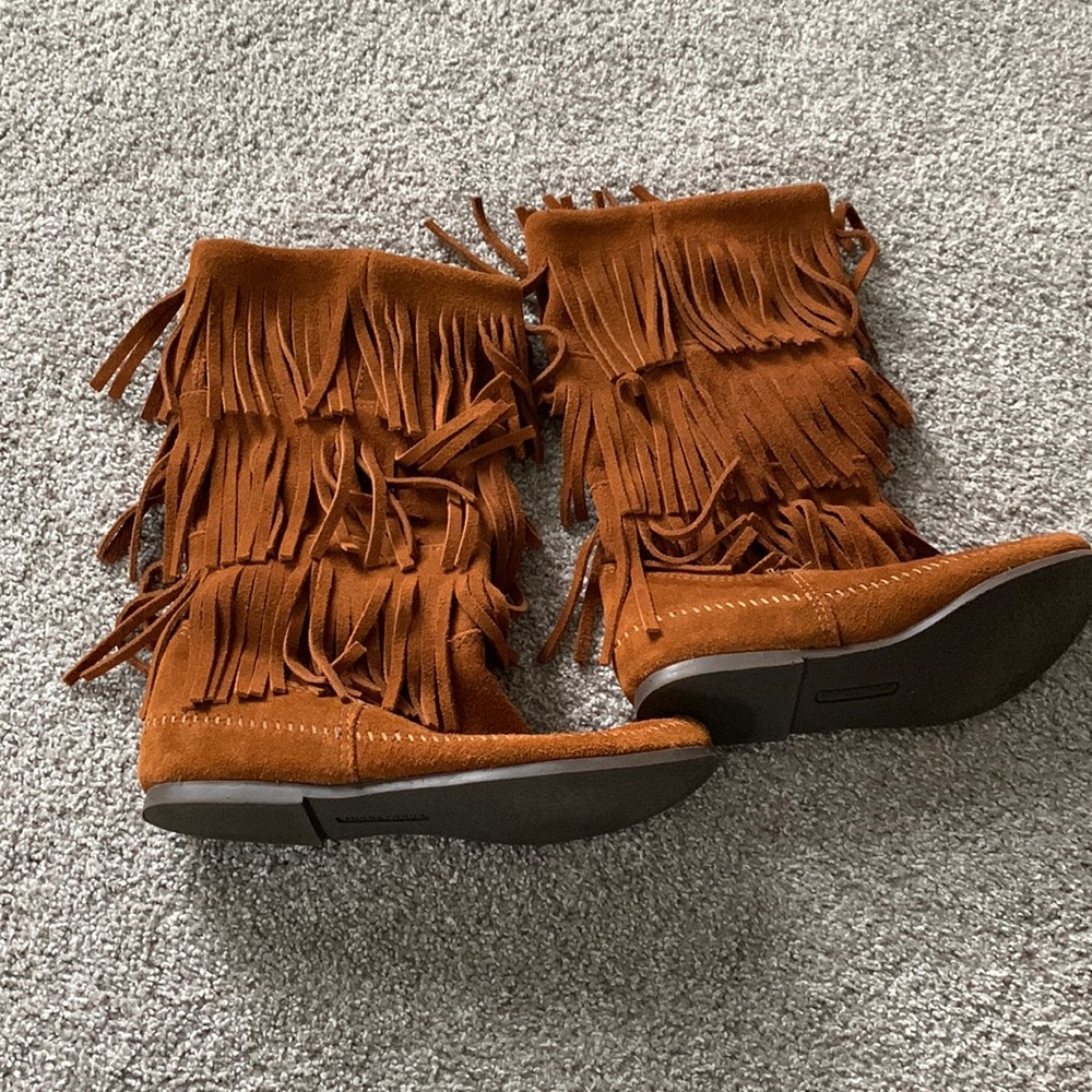 Minnetonka 3 Layer Fringe Boots